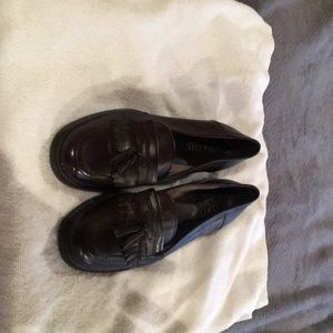 Dress shoes